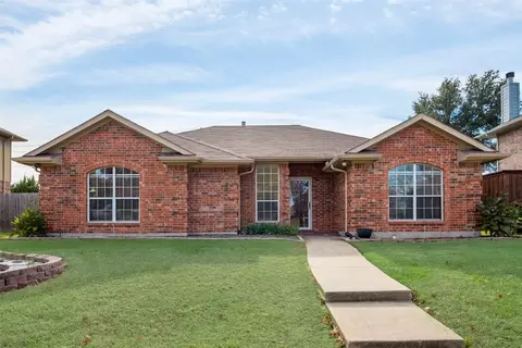 9402 Chimneywood Dr, Rowlett, TX 75089