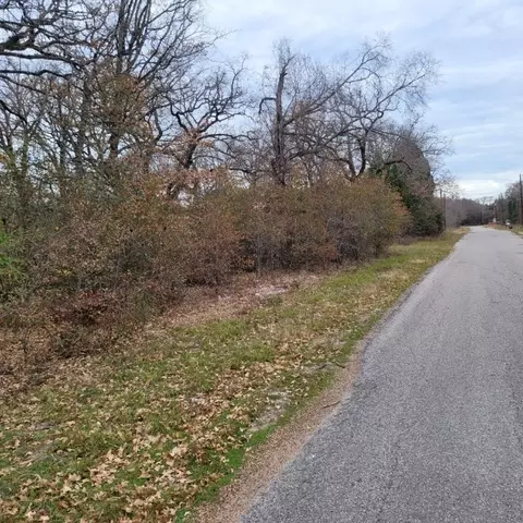 238 Shallowater Rd, Mabank, TX 75156