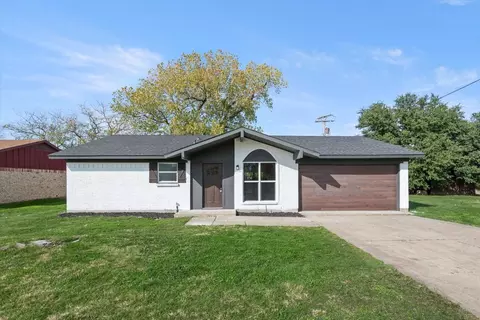 301 Ridgeway Cir, Lewisville, TX 75067
