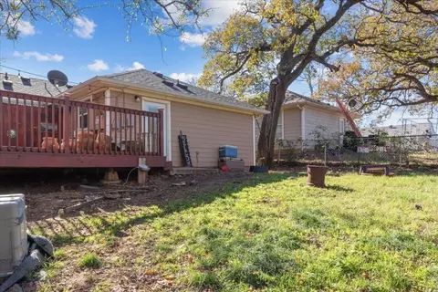 421 E Munson St, Denison, TX 75021 photo 19