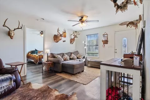 421 E Munson St, Denison, TX 75021 photo 4