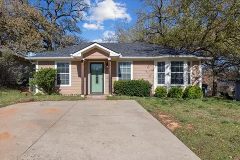 421 E Munson St, Denison, TX 75021 photo 2