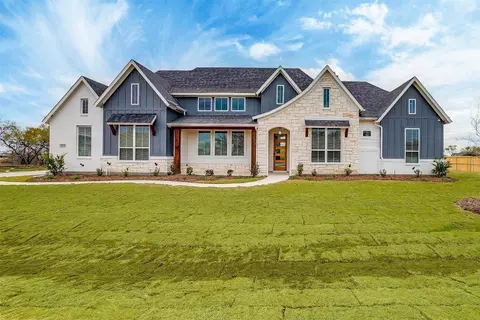 8231 David Ln, Midlothian, TX 76065