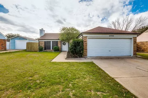 3724 Lightland Rd, Fort Worth, TX 76137