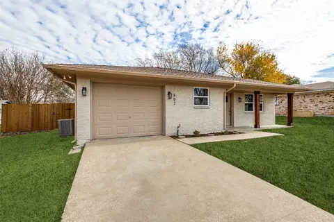 807 12th St, Princeton, TX 75407