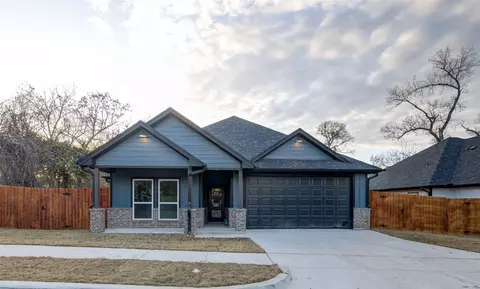 403 N Holman St, Decatur, TX 76234