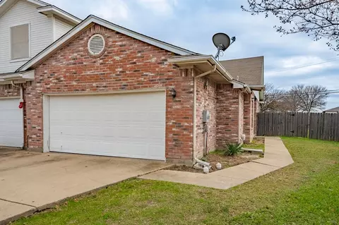 1006 Brenner Ct, Arlington, TX 76017