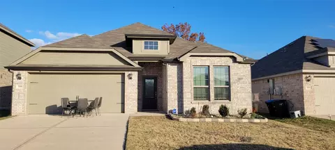 505 Cross Ridge Cir N, Fort Worth, TX 76120