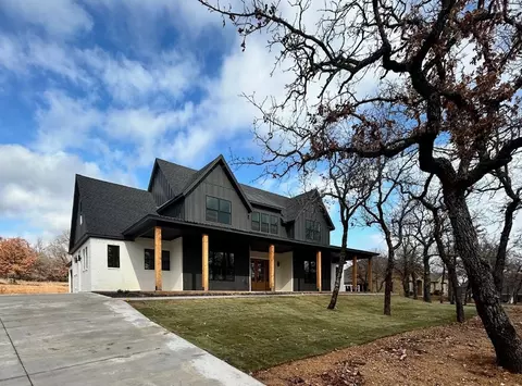 716 S Sugartree Dr, Lipan, TX 76462