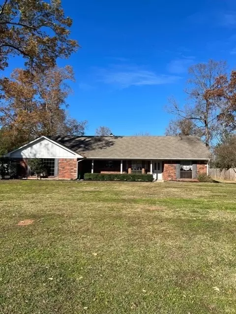 2011 Surrey Ln, Bossier City, LA 71111