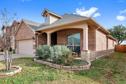 8216 Misty Water Dr, Fort Worth, TX 76131