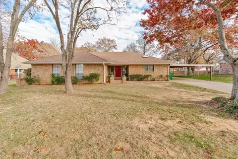 2609 S Garland St, Decatur, TX 76234