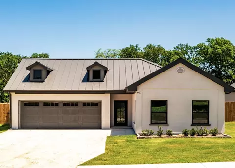 407 N Dallas St, Rice, TX 75155