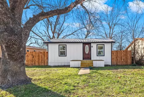 202 S 4th St, Celeste, TX 75423