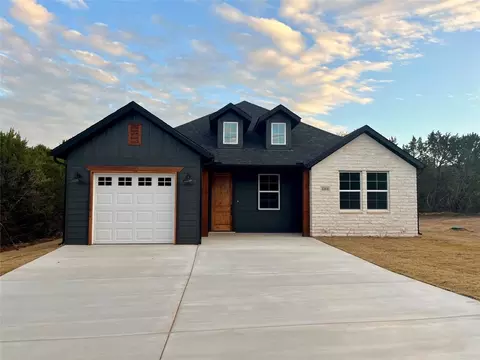 3201 Lakeside Dr, Granbury, TX 76048