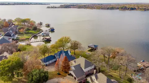 104 Lakeside Ct, Malakoff, TX 75148