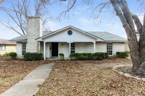 322 Wildbriar Dr, Garland, TX 75043