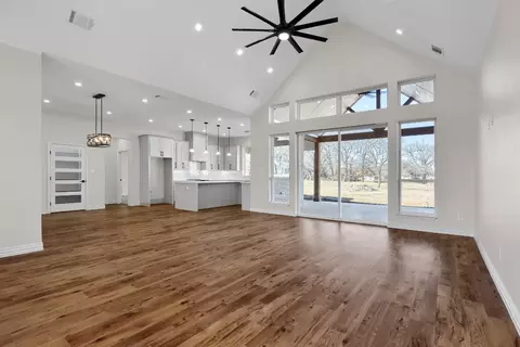302 Shelby Trl, Bells, TX 75414