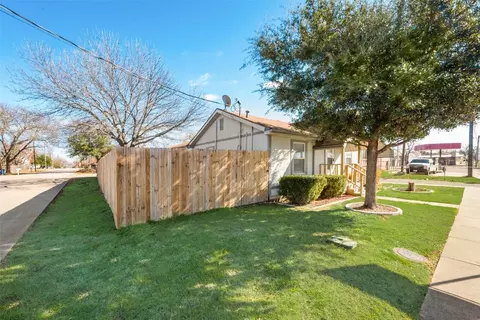 715 N 4th St, Princeton, TX 75407