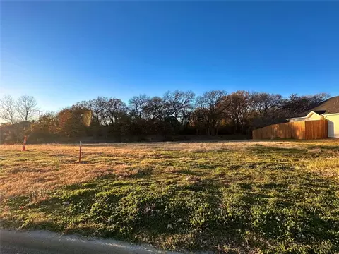733 River Oak Way, Lake Dallas, TX 75065