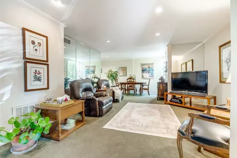 4044 Buena Vista St #216, Dallas, TX 75204