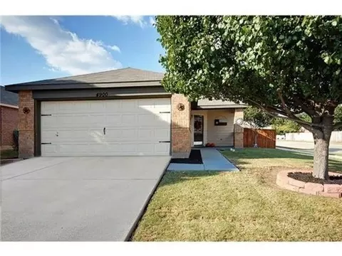 4900 Waterford Dr, Fort Worth, TX 76179