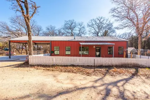 935 Proctor Ln, Sunset, TX 76270