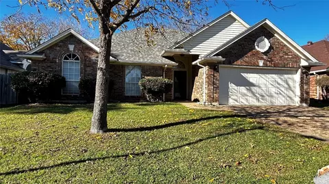 5410 Flowerwood Ct, Arlington, TX 76017