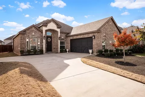 6016 Oakmere Ln, Aubrey, TX 76227