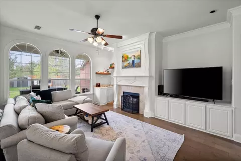 8963 Bradley Dr, North Richland Hills, TX 76182
