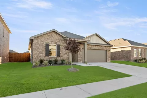 8301 Hawkview Dr, Fort Worth, TX 76179