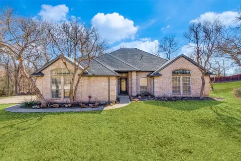 206 Hidden Oaks Dr, Hudson Oaks, TX 76087