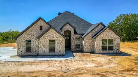 1005 Churchill Ln, Millsap, TX 76066