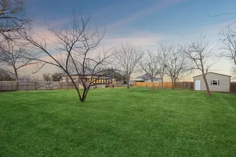 320 E 3rd St, Anna, TX 75409 photo 4