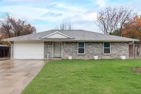 500 Balsam Dr, Euless, TX 76039