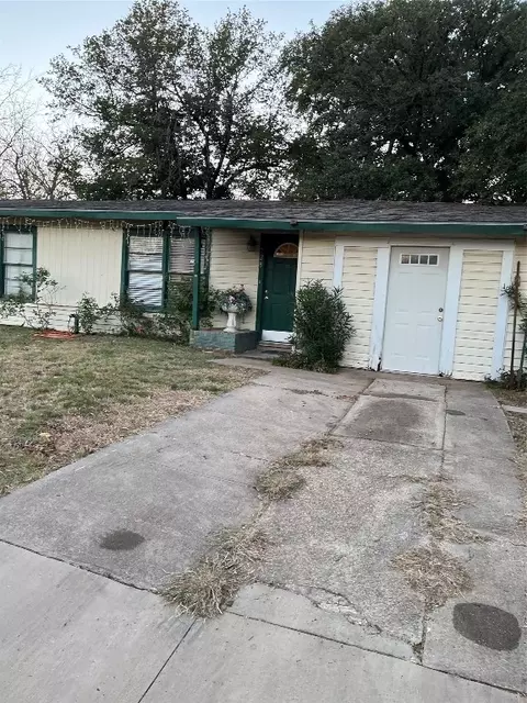 728 Highland Dr, Arlington, TX 76010