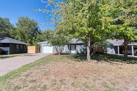 618 Crescent St, Denton, TX 76201