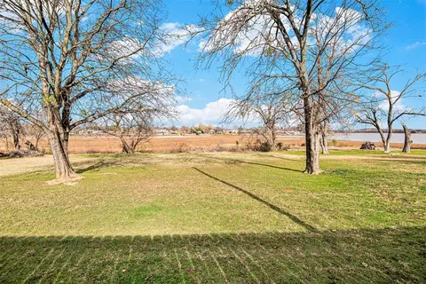 7062 Rucker St, Azle, TX 76020