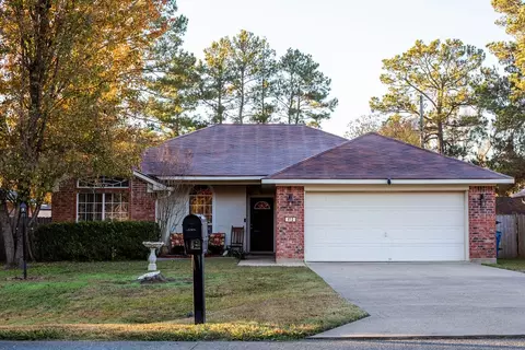 413 Red Oak Ln, Haughton, LA 71037