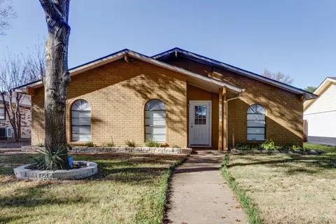 5709 Christie Ln, Garland, TX 75044