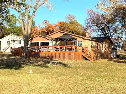 166 Bushwacker Dr, Mabank, TX 75156