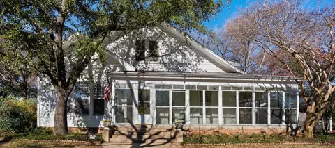 518 College St, Cleburne, TX 76033
