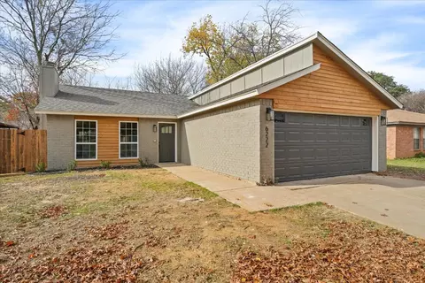 6222 Kelly Elliott Rd, Arlington, TX 76001
