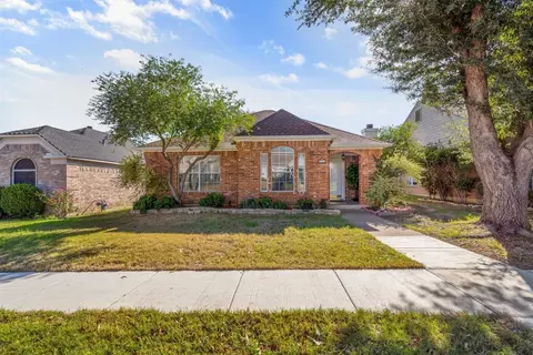 857 Chaparral Dr, Grand Prairie, TX 75052
