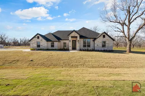 101 Hazlewood Ct, Granbury, TX 76049