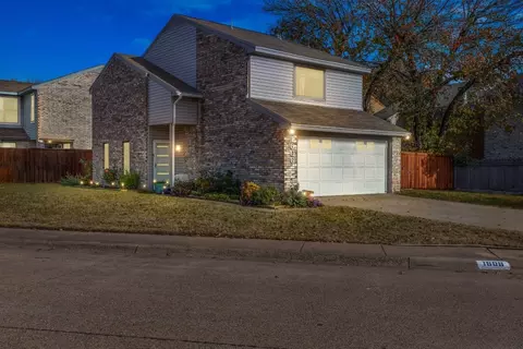 1606 Sunset Village Dr, Duncanville, TX 75137