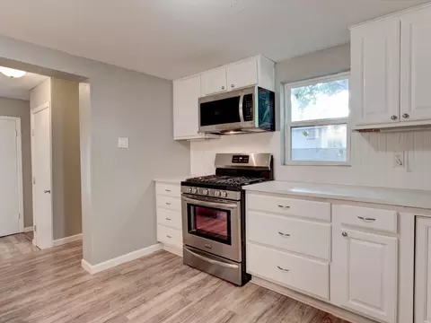 1219 Yale St, River Oaks, TX 76114