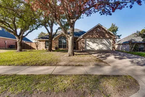 1643 Ross Dr, Midlothian, TX 76065