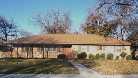 830 Canadian Cir, Grand Prairie, TX 75050