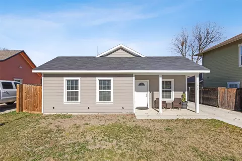 1025 E Hattie St, Fort Worth, TX 76104
